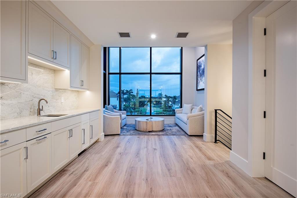 348 Seagull AVE