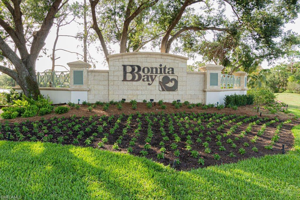 3310 Riverpark CT
