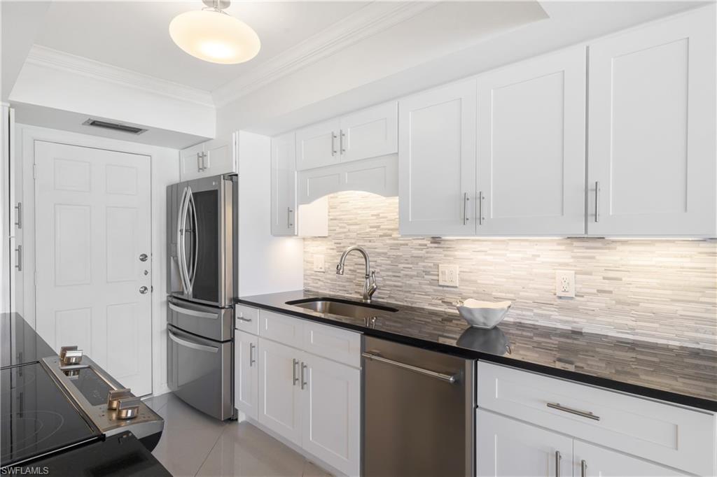 2600 Gulf Shore BLVD N 54