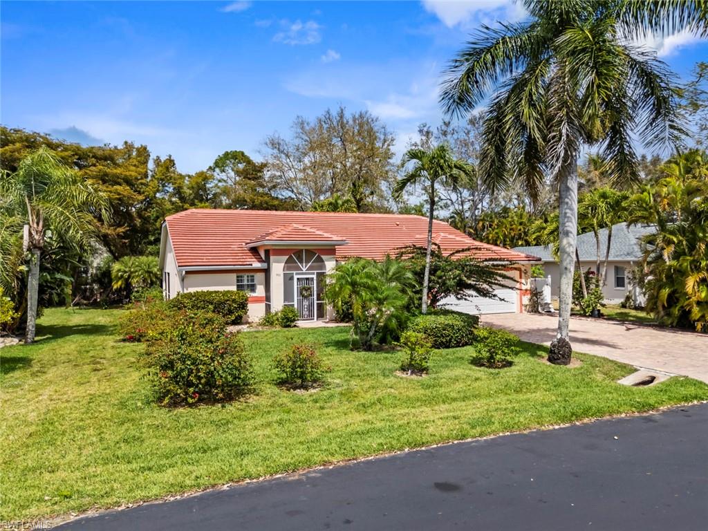 930 Moon Lake DR