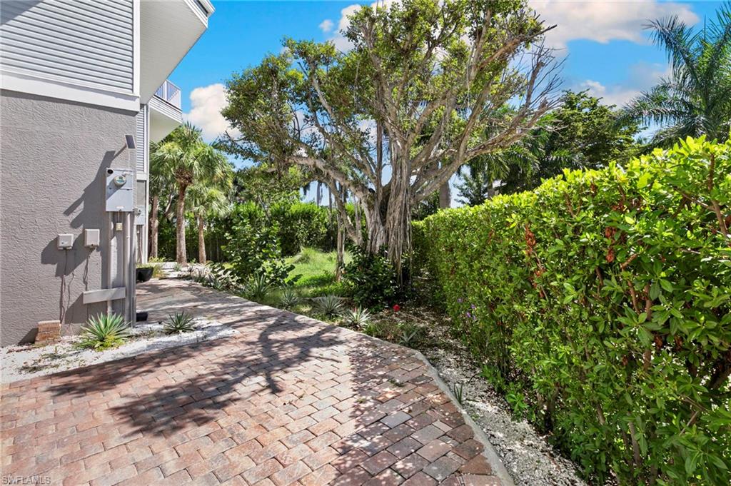 105 Barefoot CIR 24