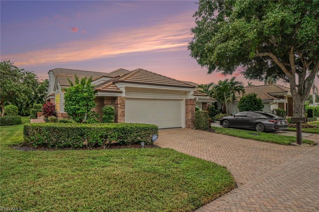 579 Park Shore DR W I1
