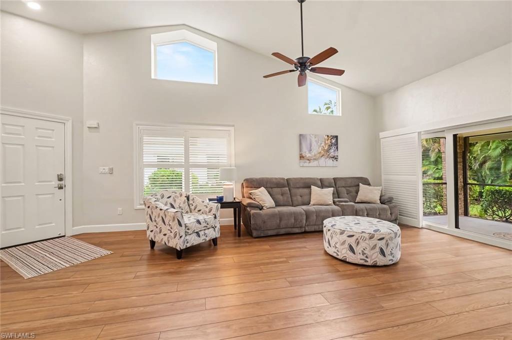 579 Park Shore DR W I1