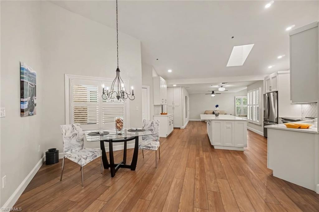 579 Park Shore DR W I1