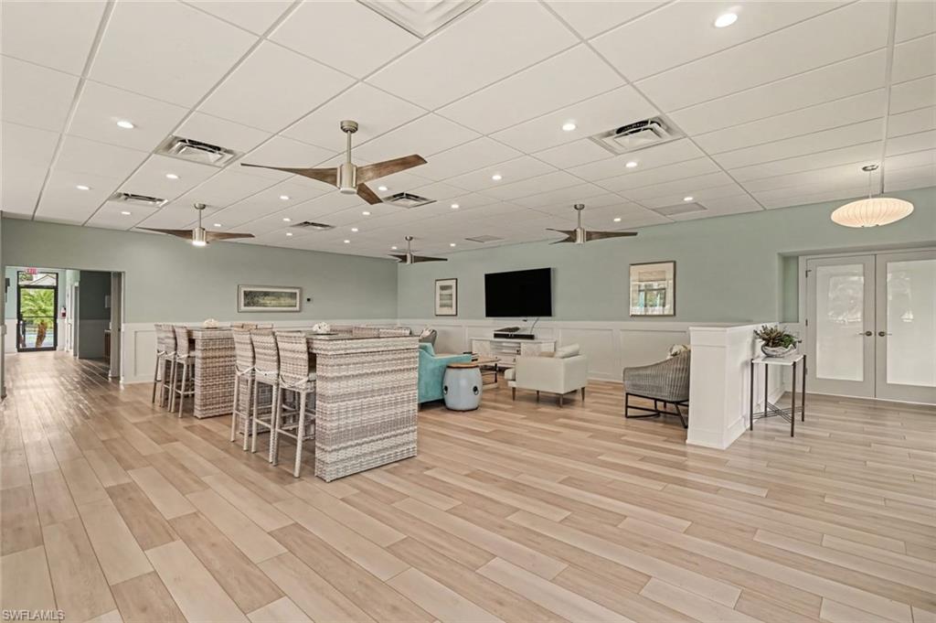 579 Park Shore DR W I1