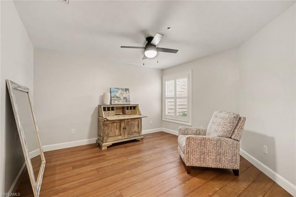 579 Park Shore DR W I1