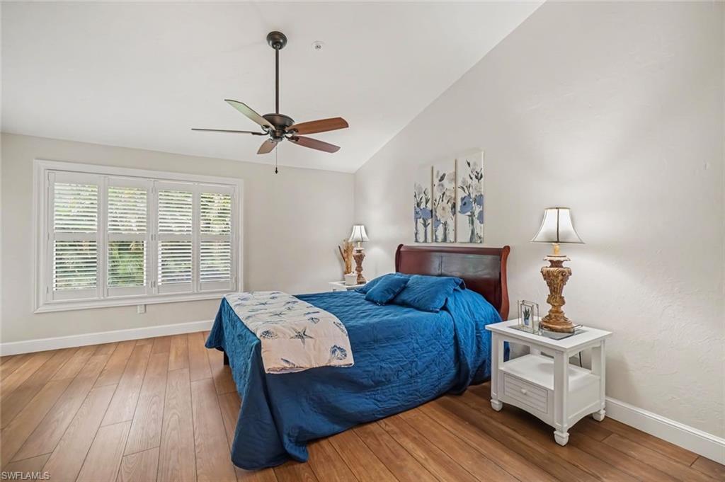 579 Park Shore DR W I1