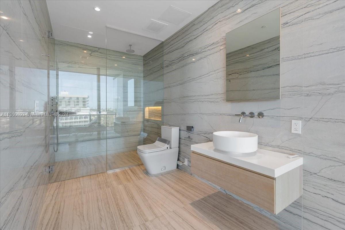 8701 Collins Ave # 803