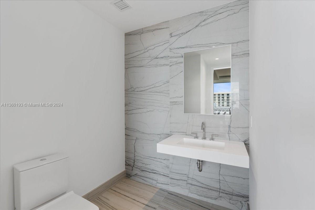 8701 Collins Ave # 803