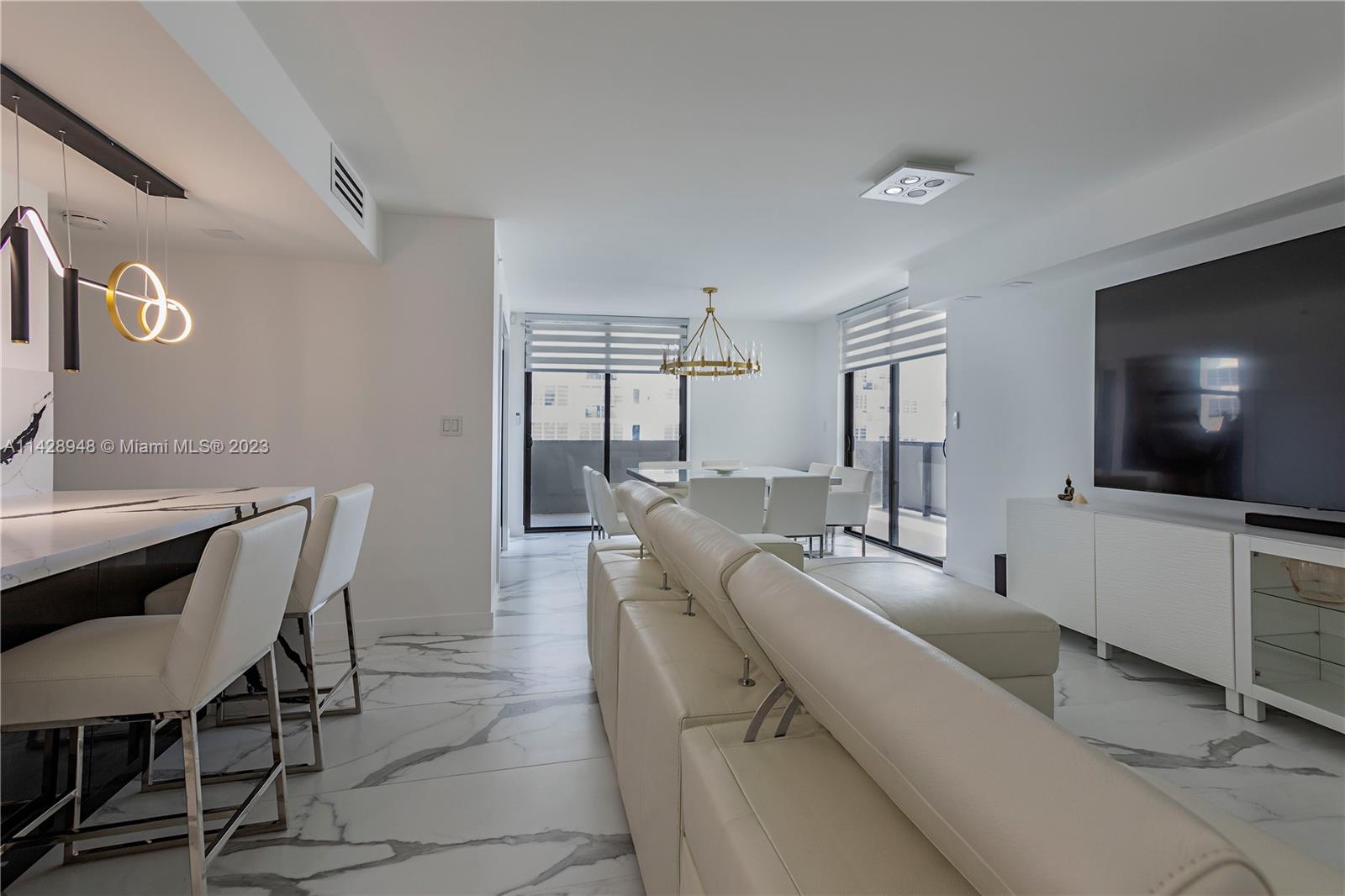 1623 Collins Ave # 915