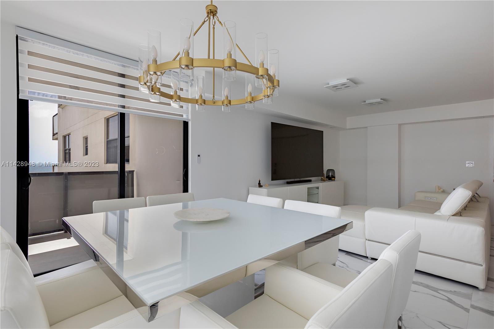 1623 Collins Ave # 915