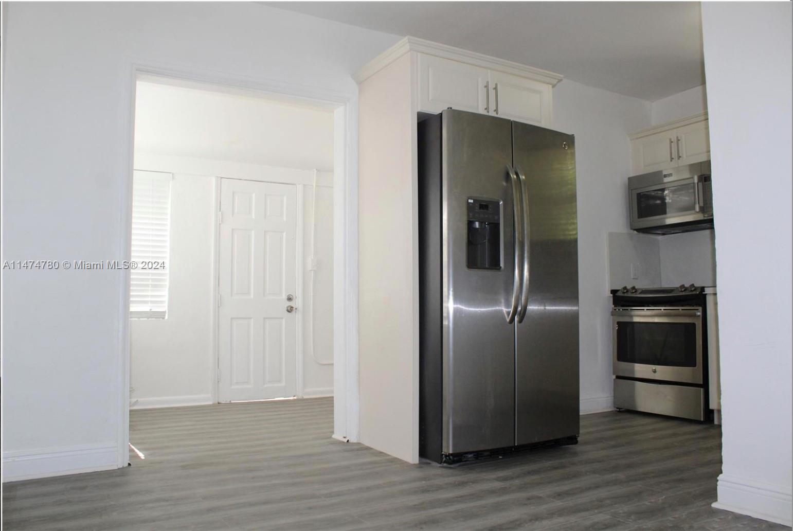 290 NW 48th St