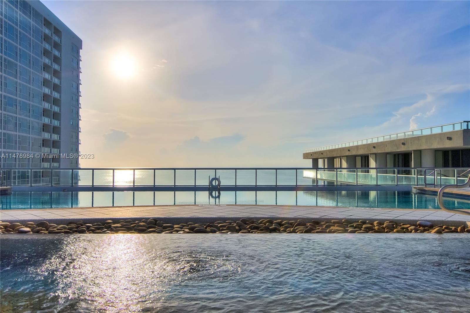 6801 Collins Ave # 517