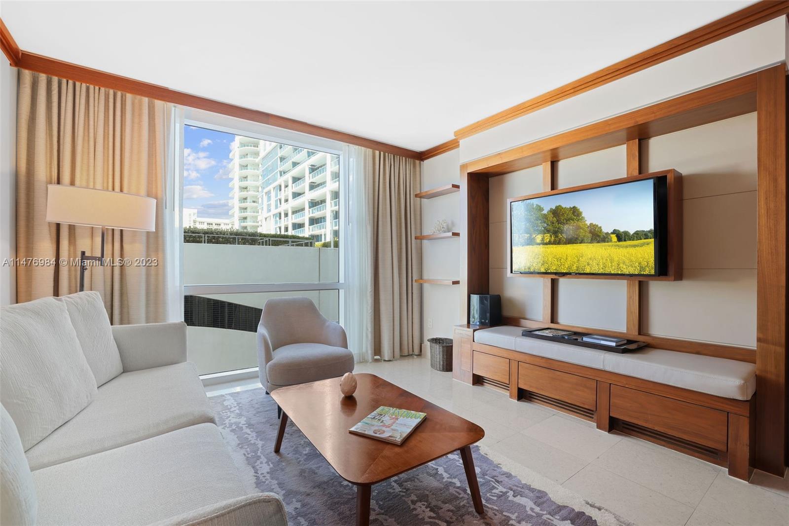 6801 Collins Ave # 517