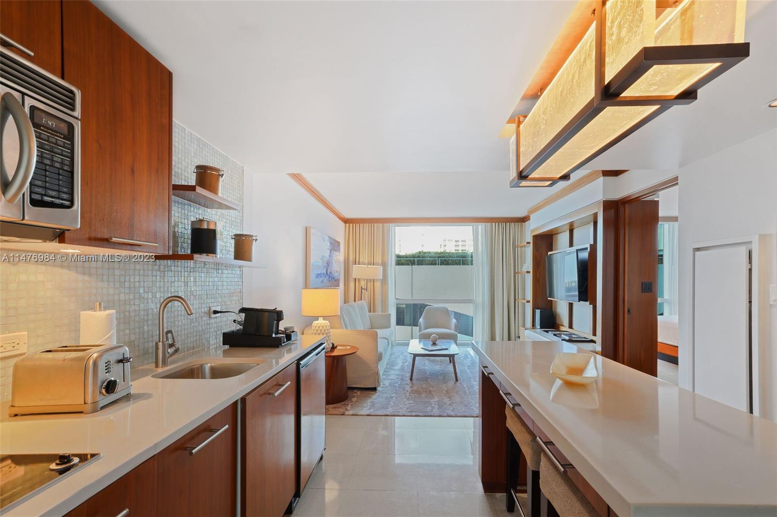 6801 Collins Ave # 517