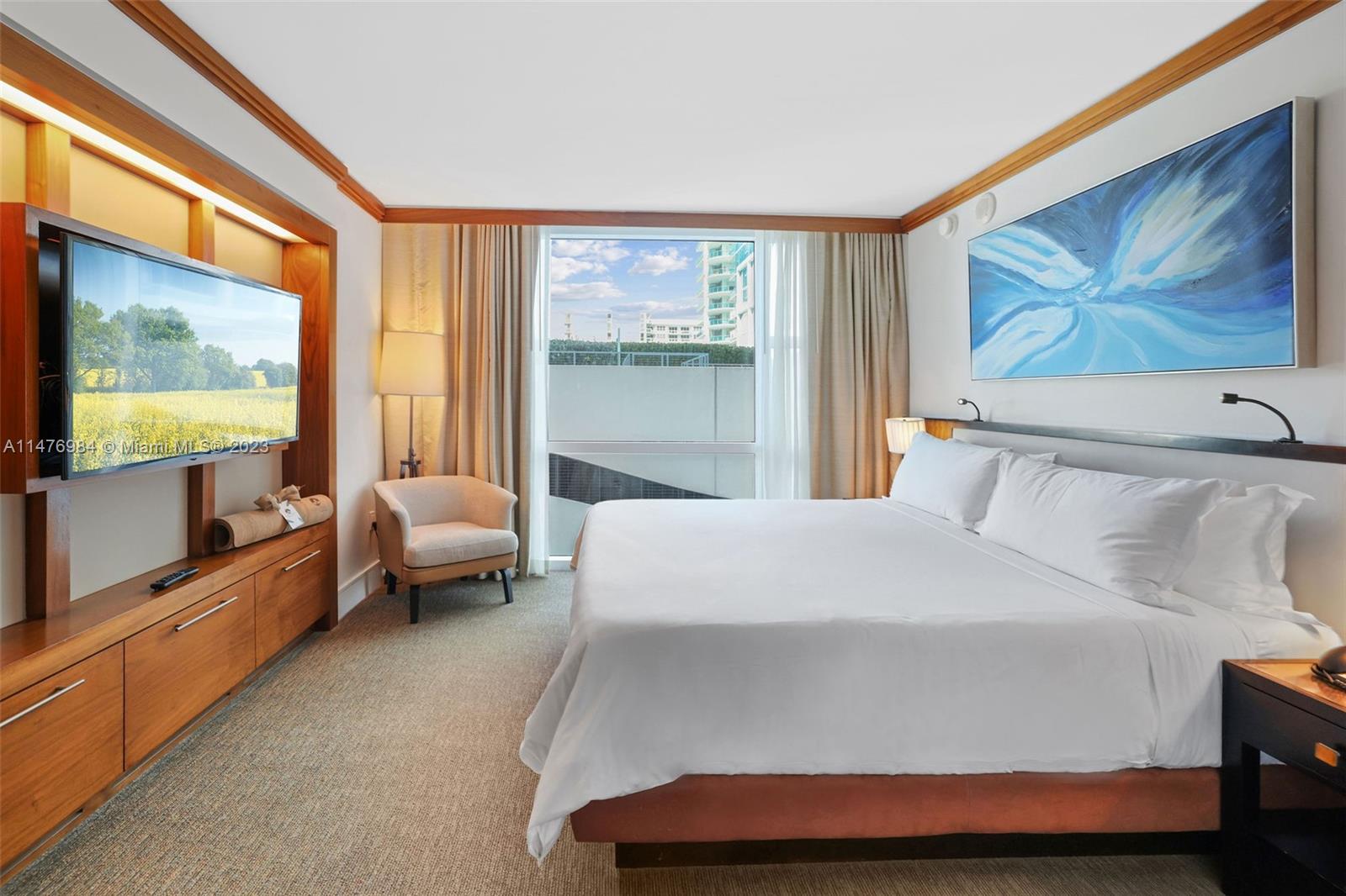 6801 Collins Ave # 517