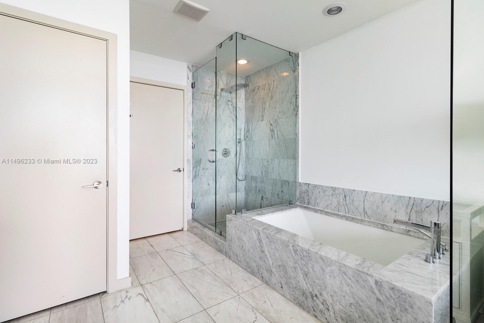 480 NE 31st St # 1803