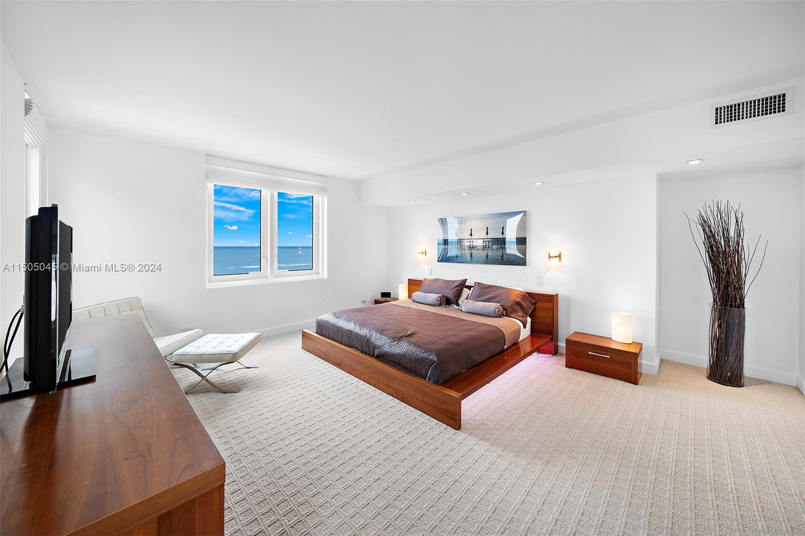 2301 Collins Ave # 610
