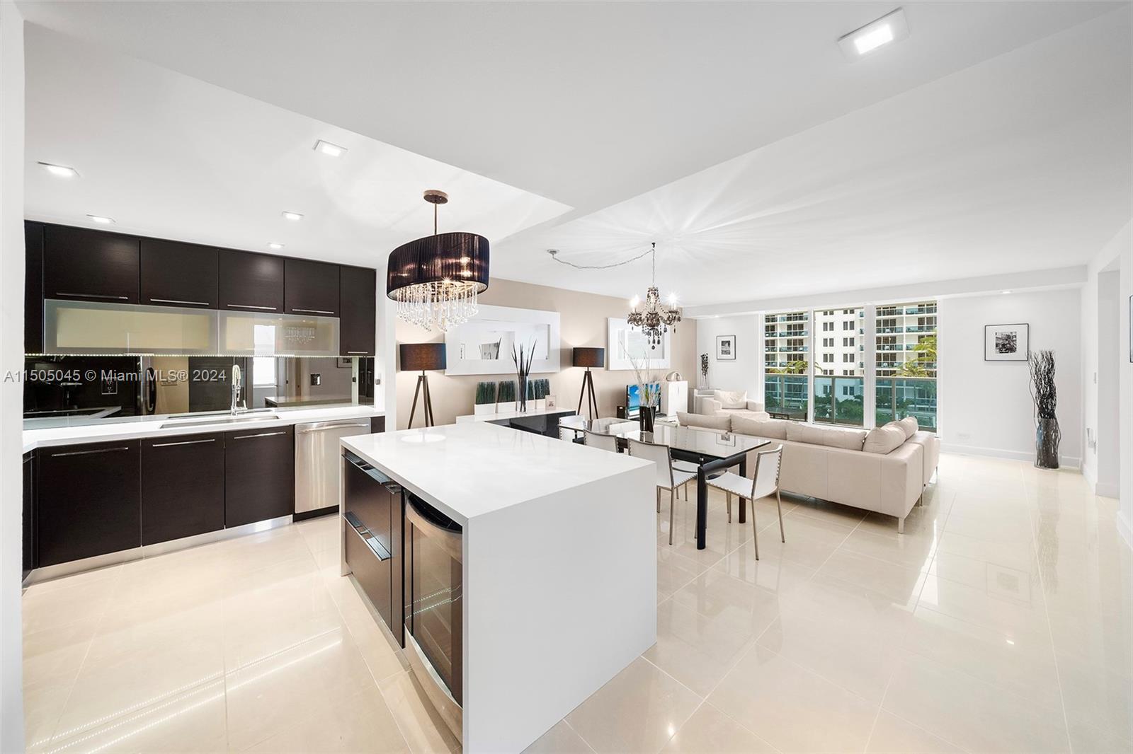 2301 Collins Ave # 610