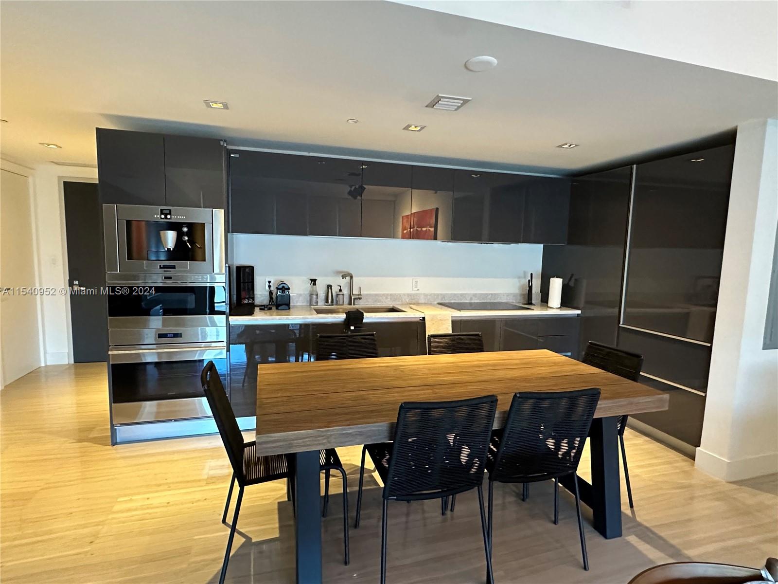 1451 Brickell Ave # 2502
