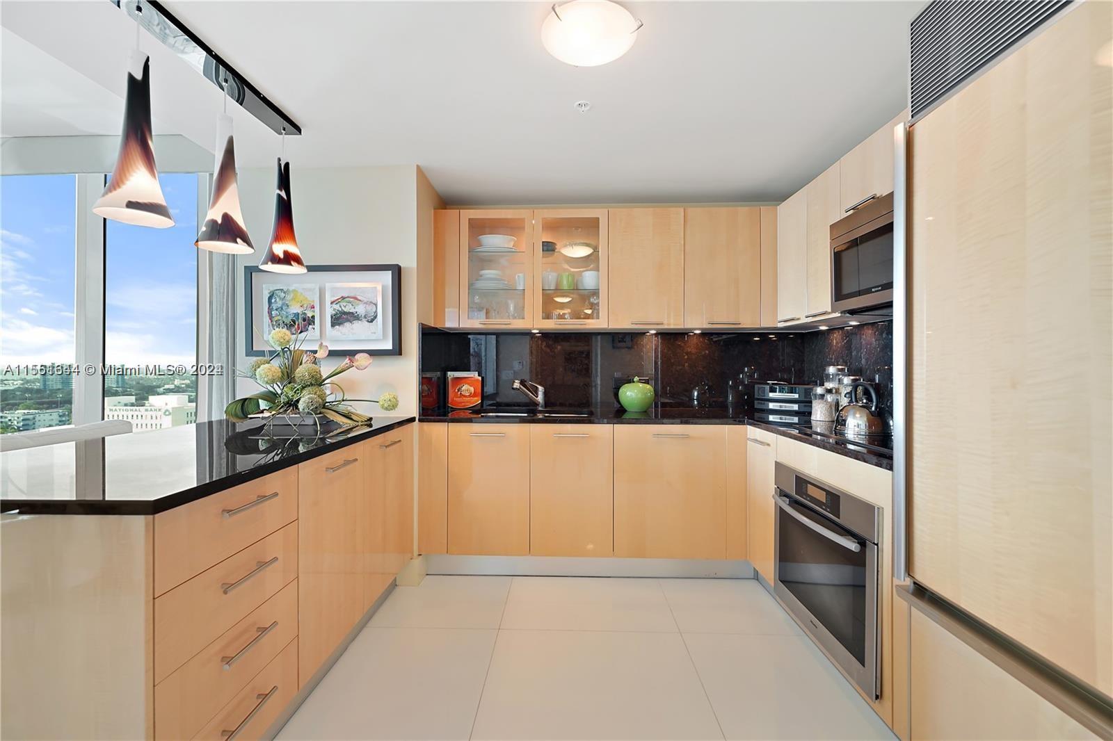 6899 Collins Ave # 1404