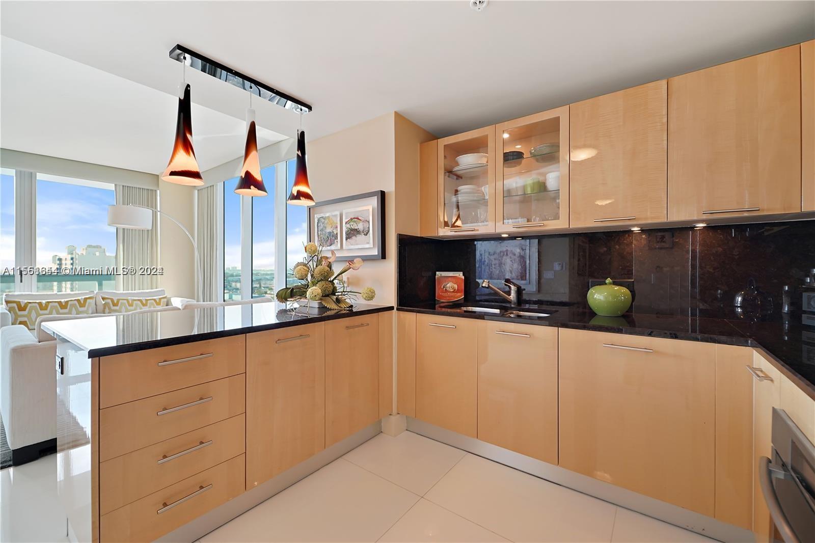 6899 Collins Ave # 1404