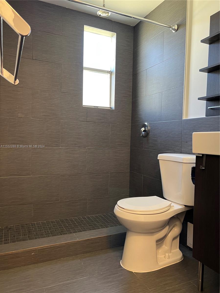 726 Meridian Ave # 4