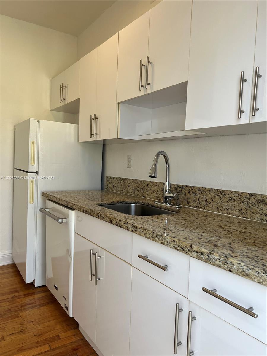 726 Meridian Ave # 4