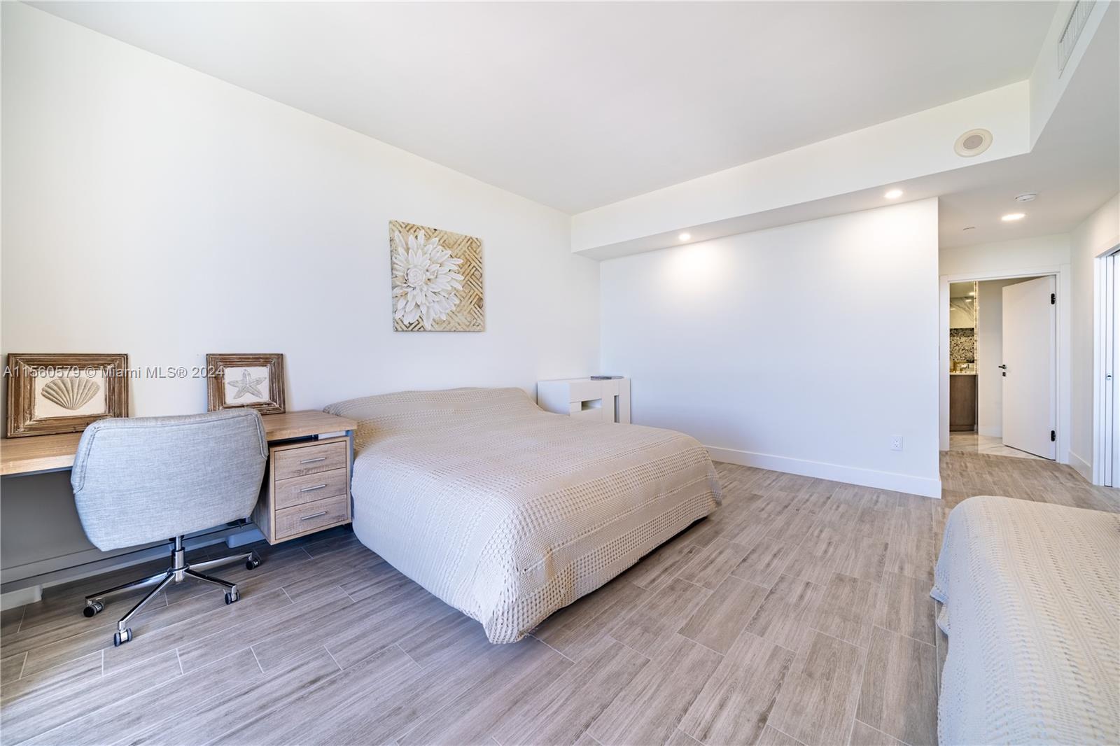 8855 Collins Ave # 12G Unit: PH-12G