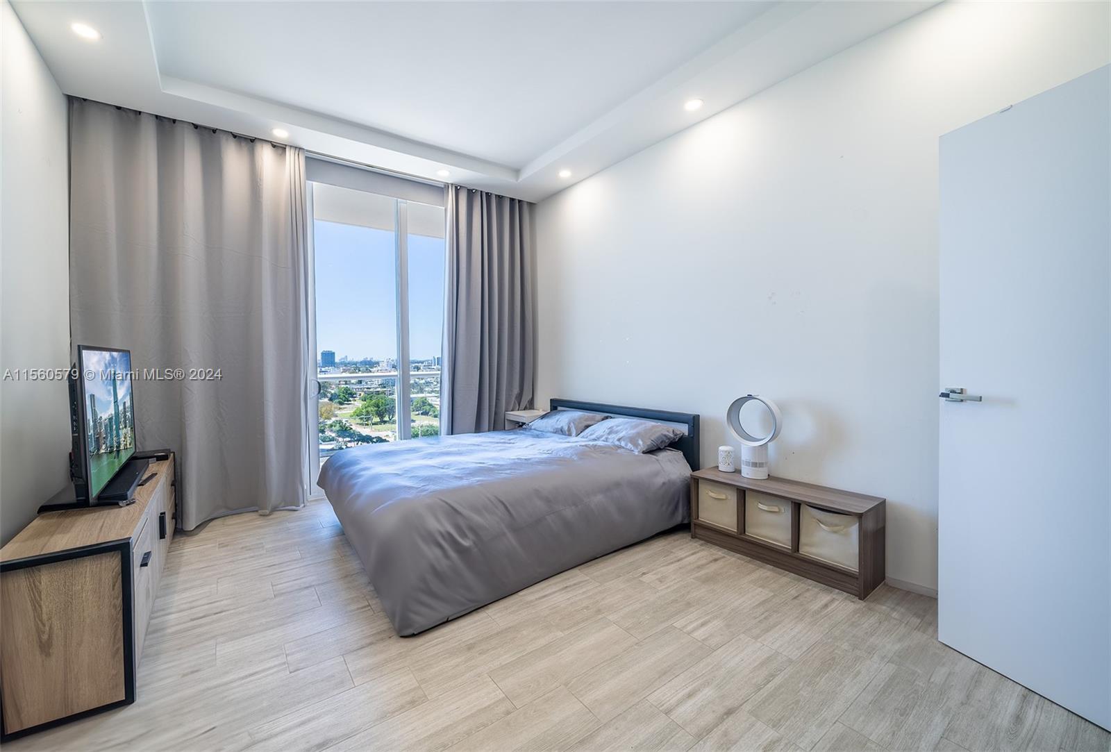 8855 Collins Ave # 12G Unit: PH-12G
