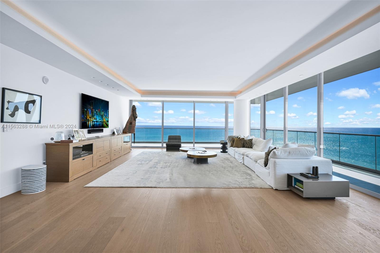 10201 Collins Ave # 2001