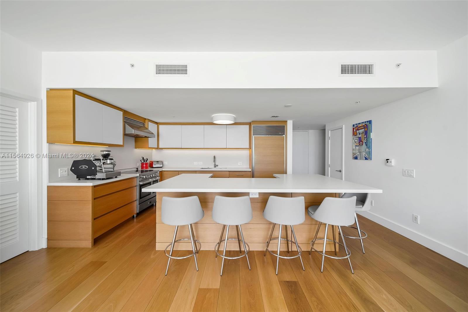 6899 Collins Ave Unit: 606/607