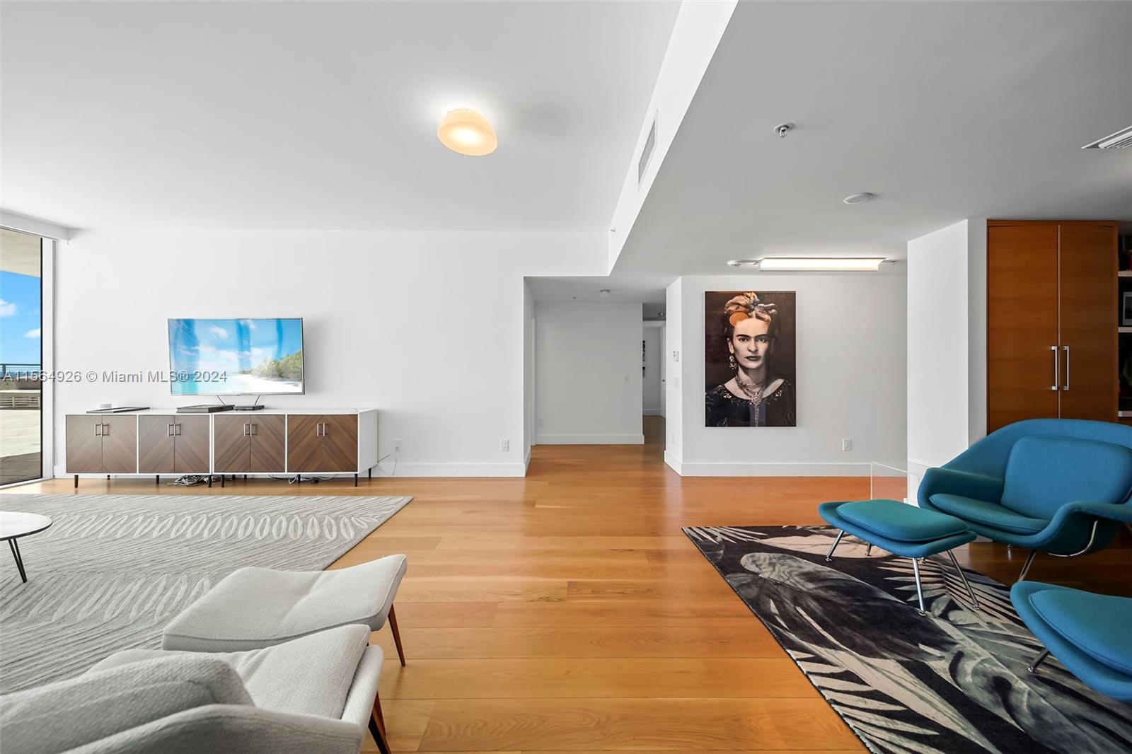 6899 Collins Ave Unit: 606/607