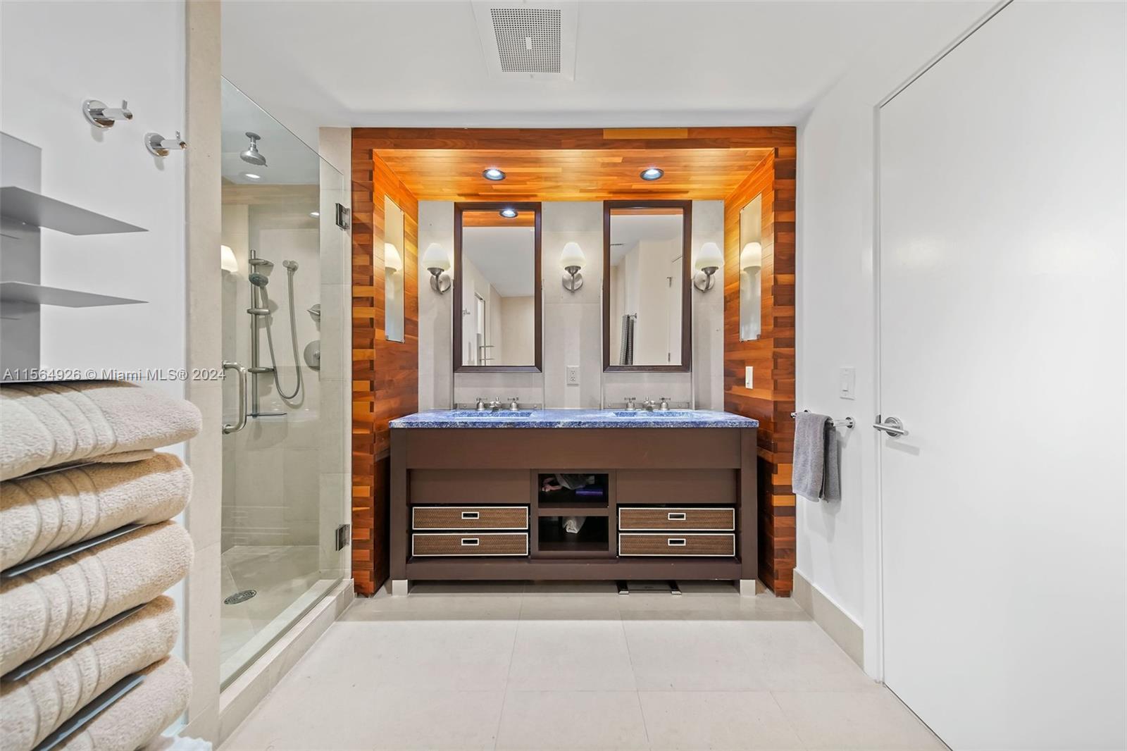 6899 Collins Ave Unit: 606/607