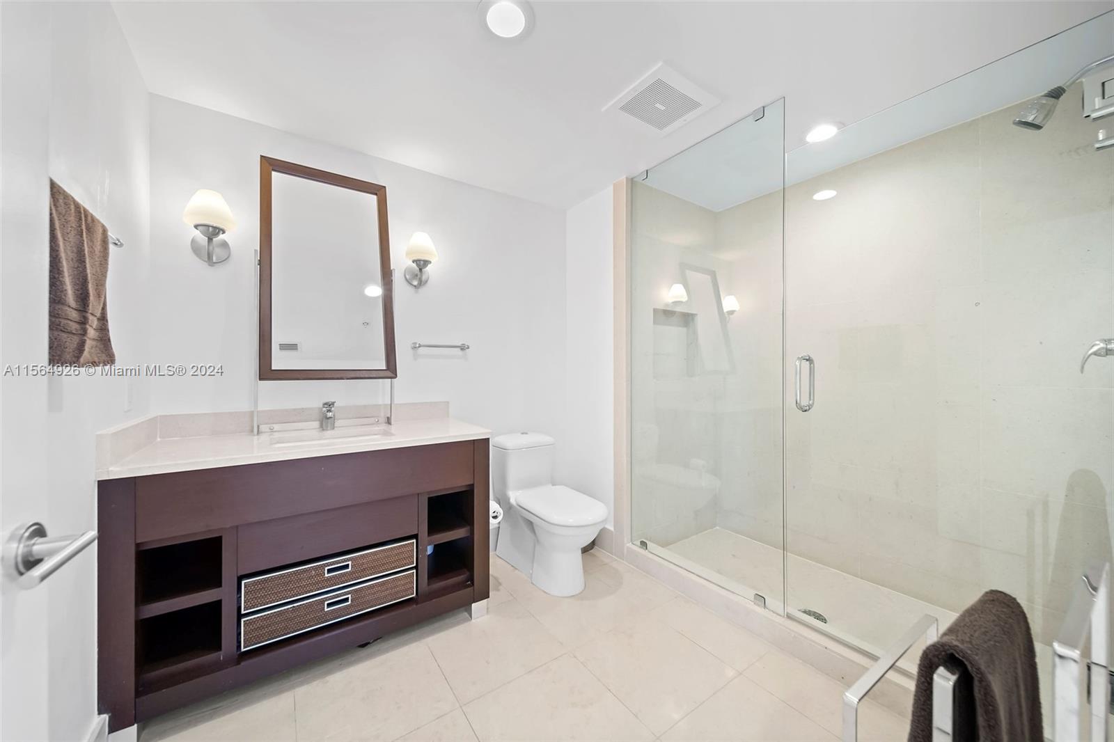 6899 Collins Ave Unit: 606/607
