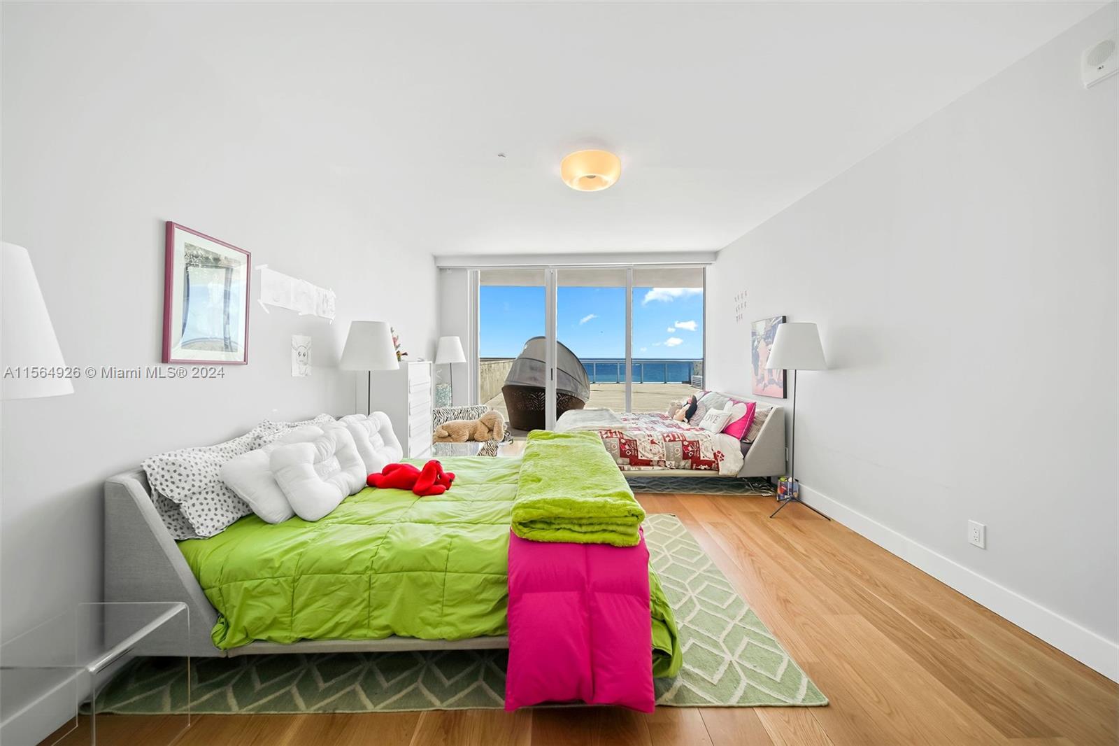 6899 Collins Ave Unit: 606/607