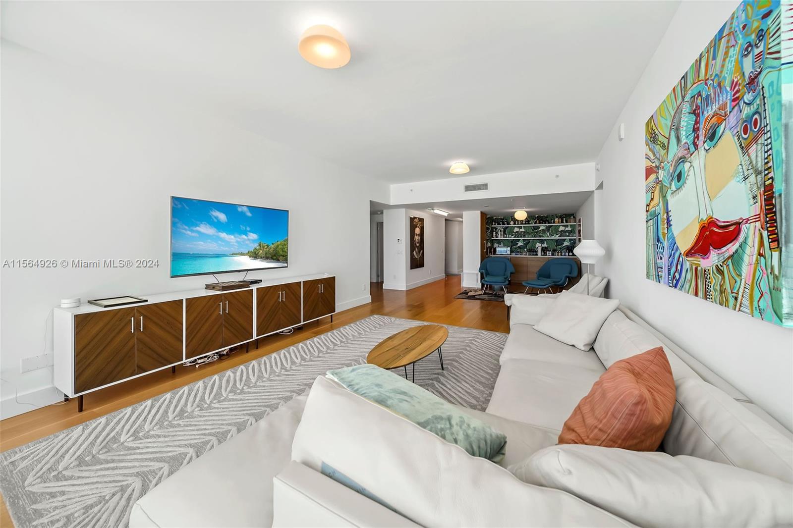 6899 Collins Ave Unit: 606/607