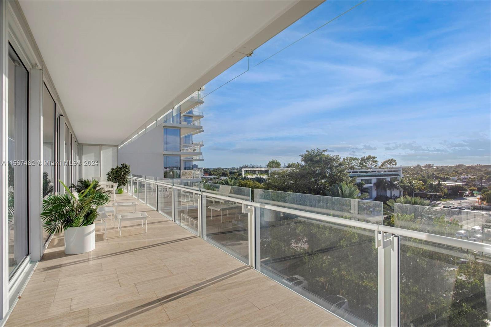 9111 Collins Ave # 522 Unit: N-522
