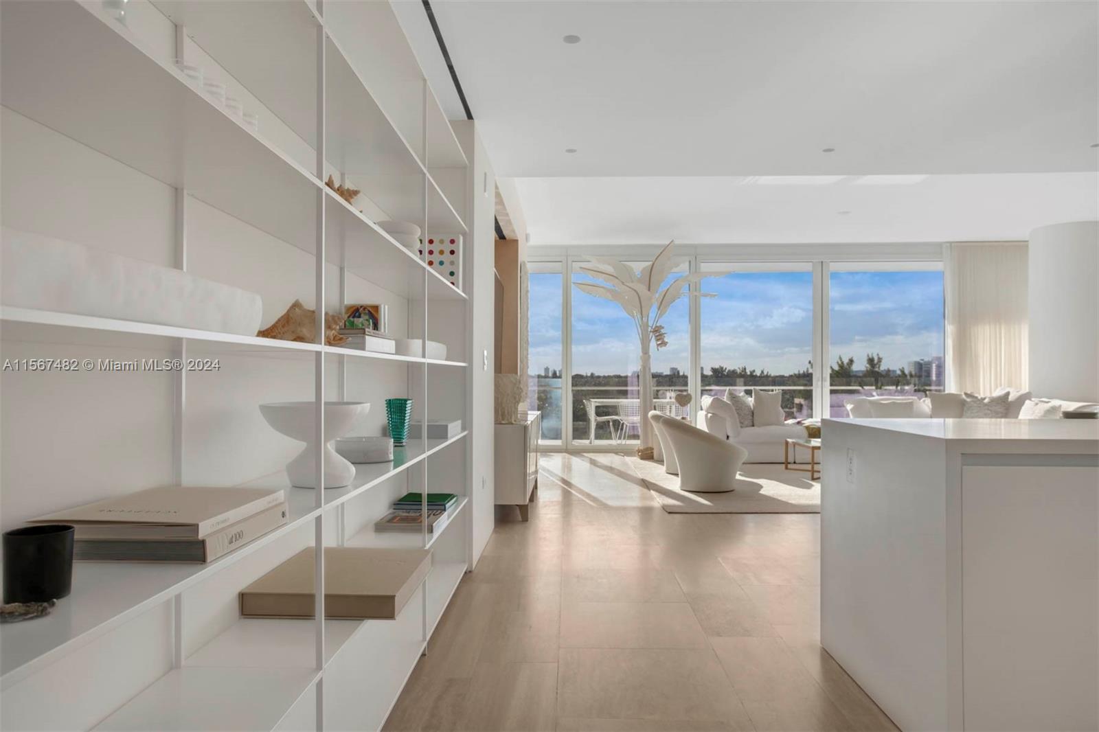9111 Collins Ave # 522 Unit: N-522