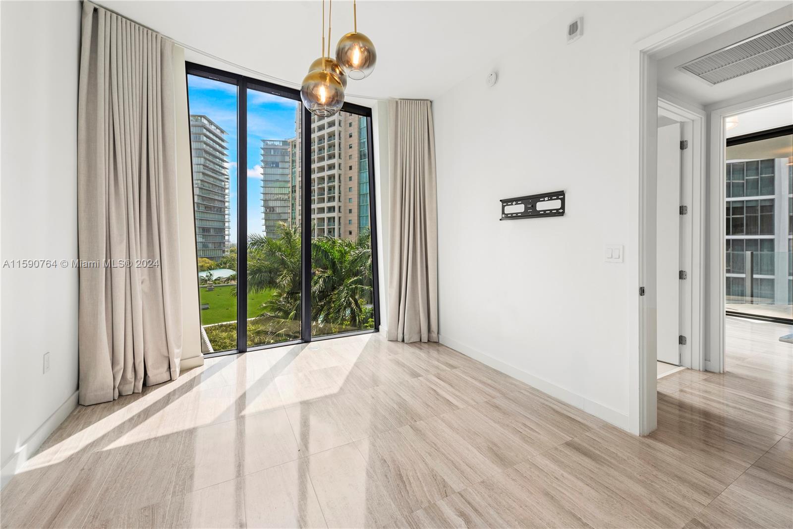 2831 S Bayshore Dr # 804