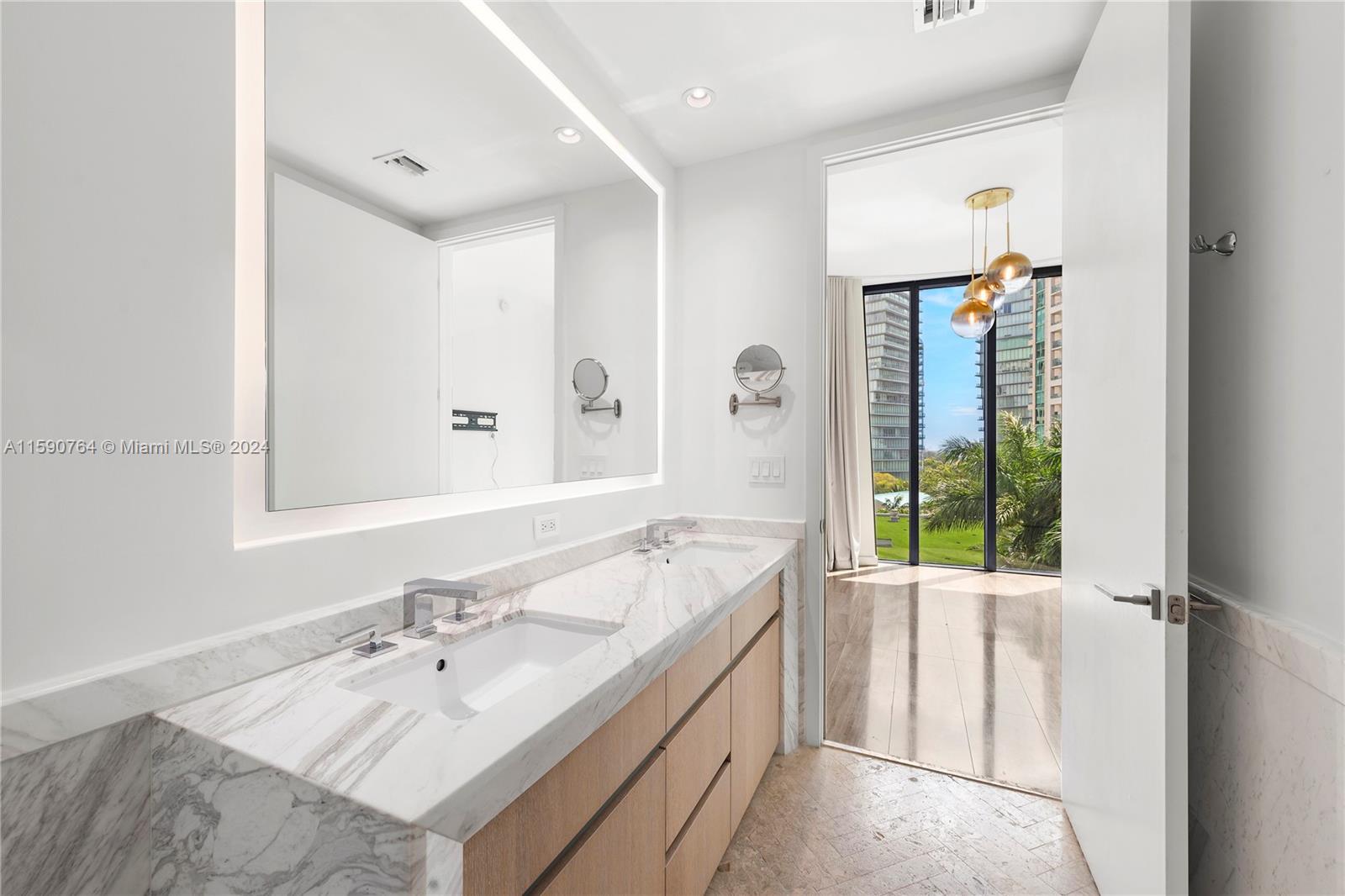 2831 S Bayshore Dr # 804