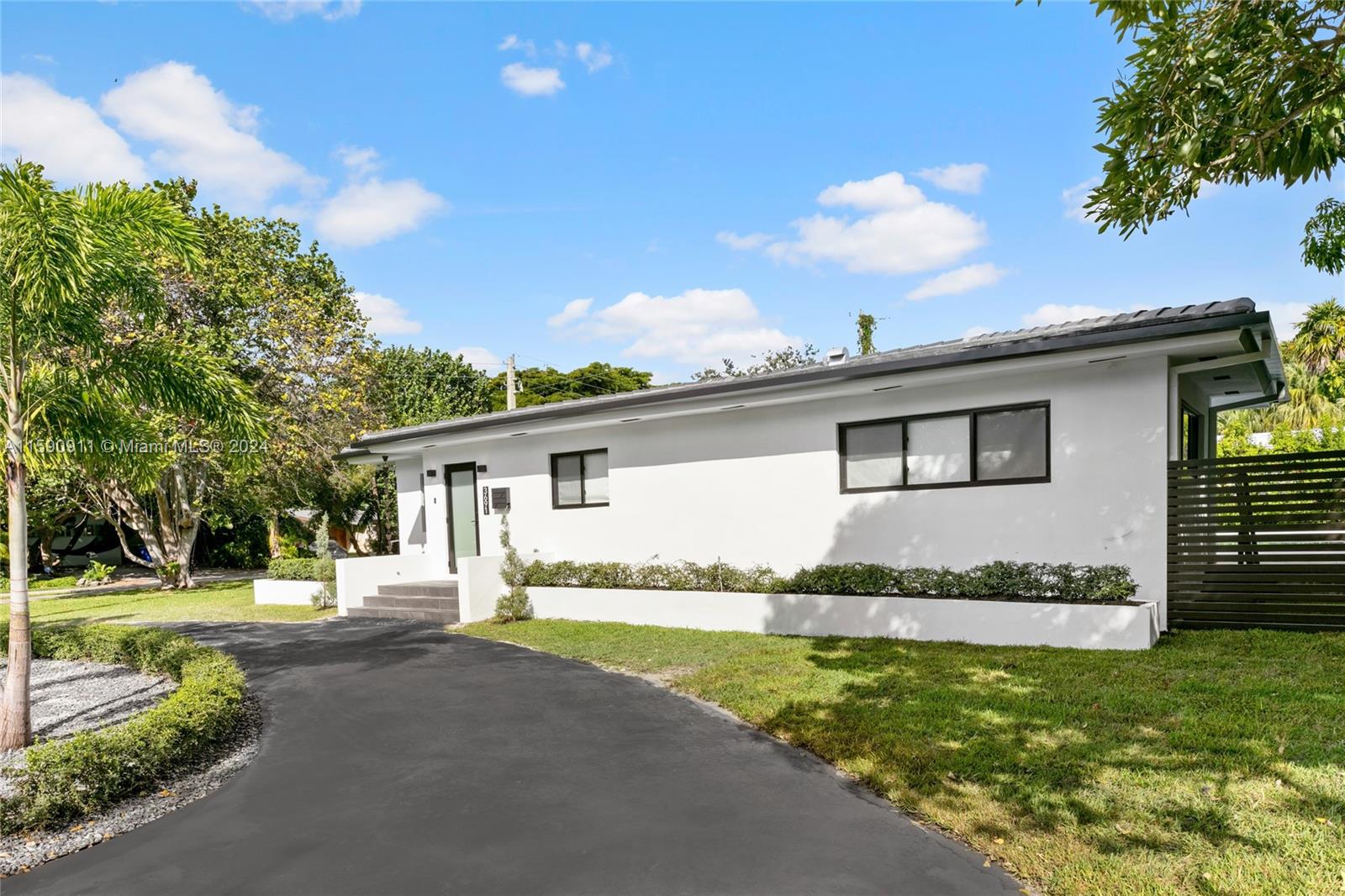 3691 N Prospect Dr