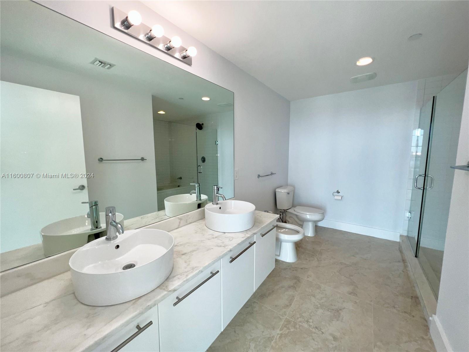 888 Biscayne Blvd # 4112