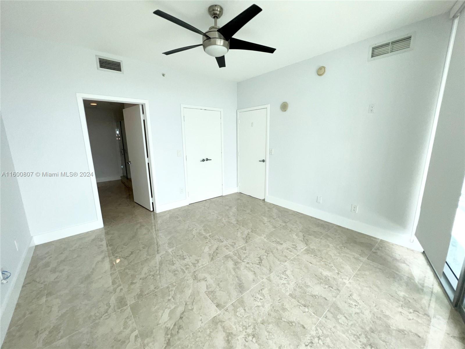 888 Biscayne Blvd # 4112