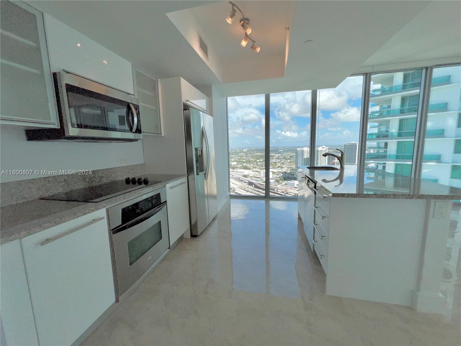 888 Biscayne Blvd # 4112
