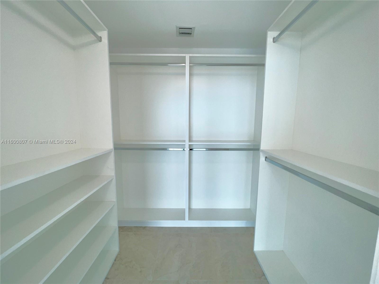 888 Biscayne Blvd # 4112