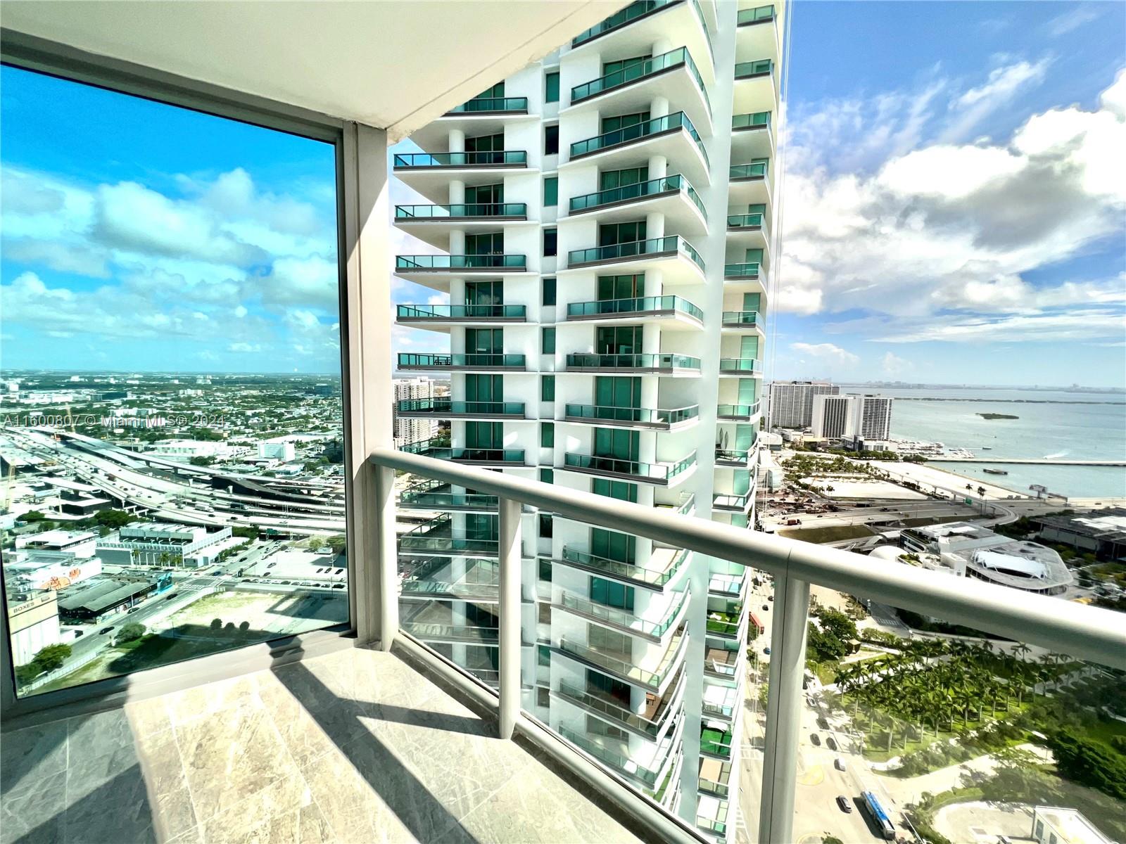 888 Biscayne Blvd # 4112