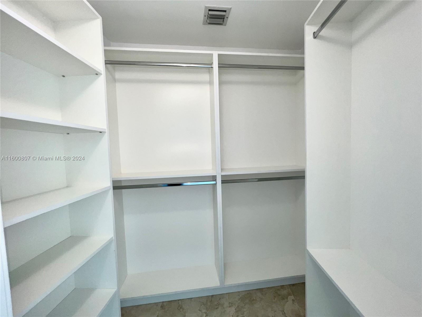 888 Biscayne Blvd # 4112