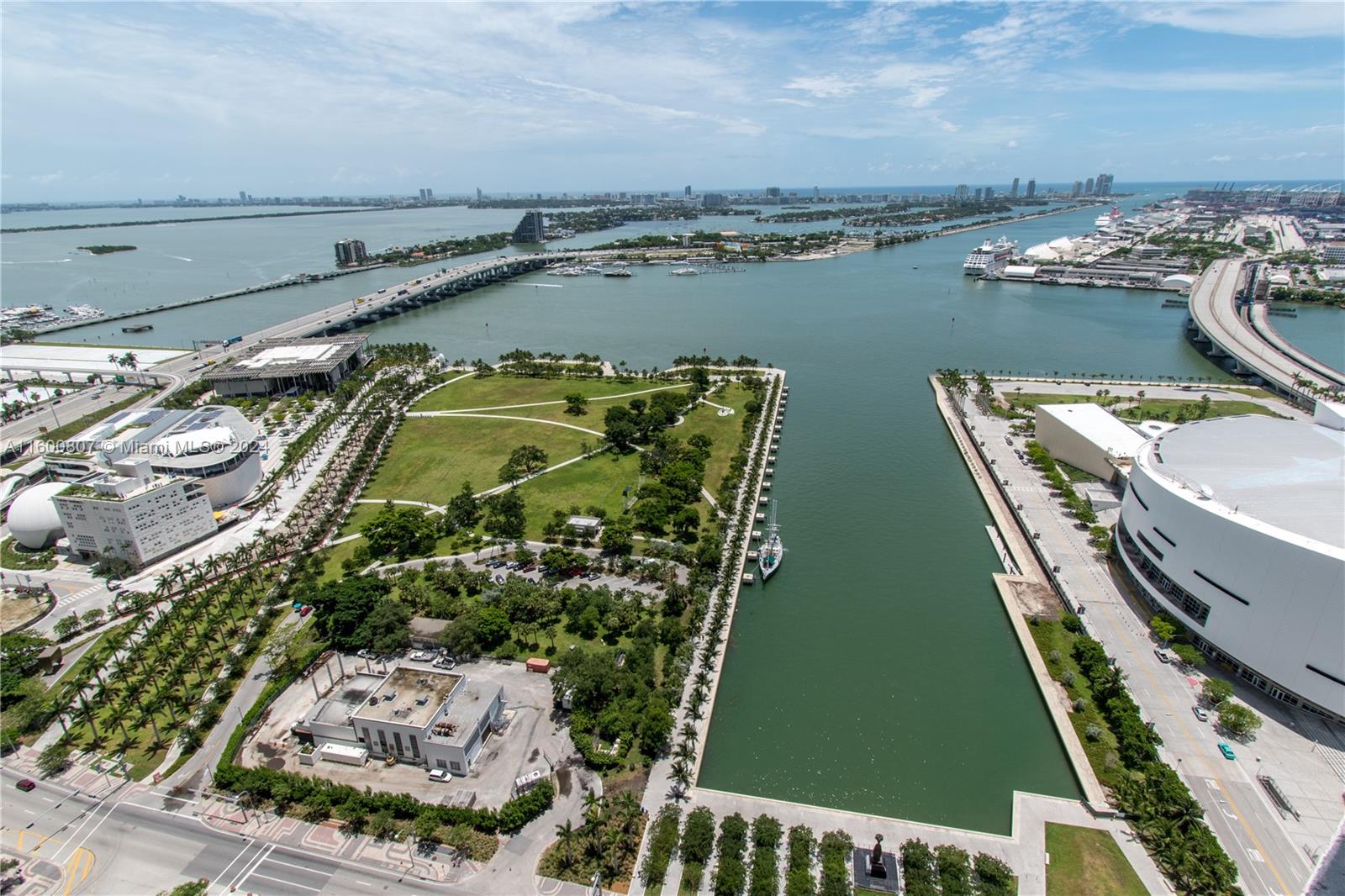 888 Biscayne Blvd # 4112