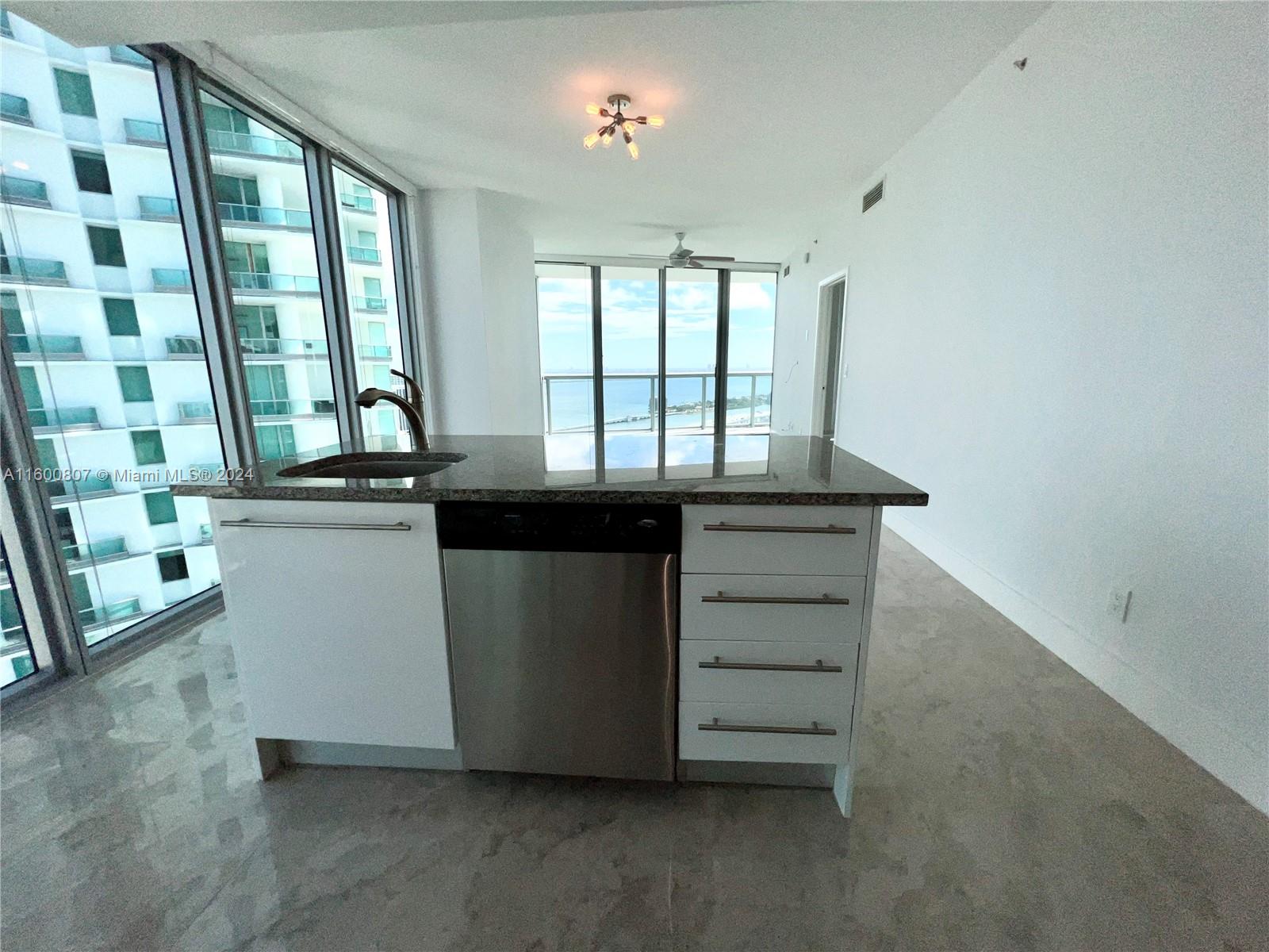 888 Biscayne Blvd # 4112